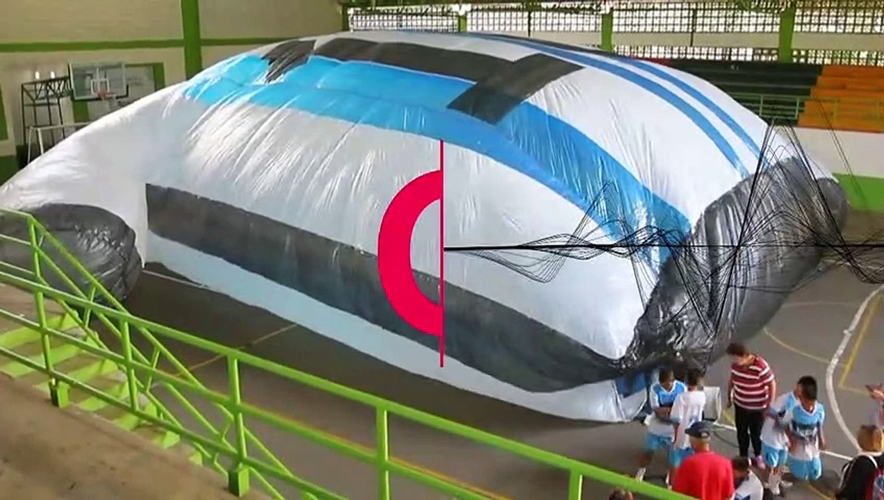 Video: Das weltgrößte aufblasbare Trikot zu Ehren von Lionel Messi