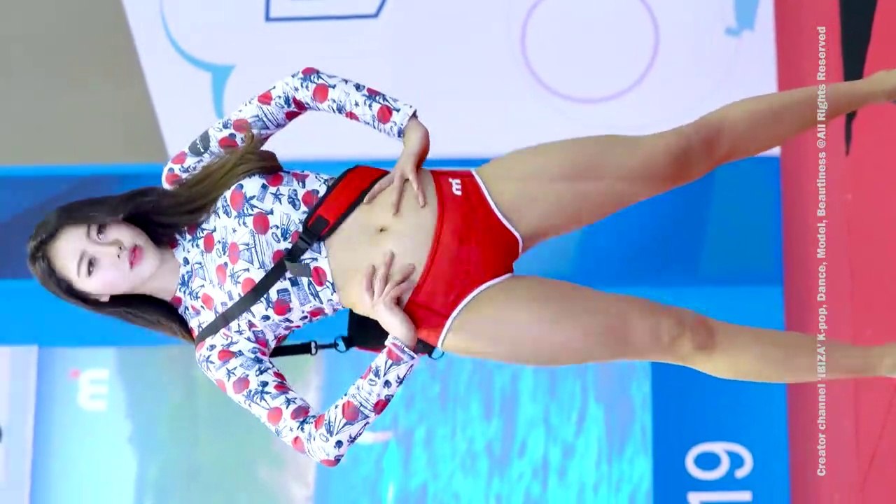 4K 'Diana Swimsuit Fashion Show' DIANA 'Swimwear Fashion Show' Gyeonggi International Boat Show @ Fancam