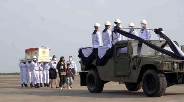 Tayland'da batan gemideki denizciler için umutlar tükeniyor