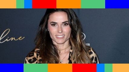 Capucine Anav : maman depuis un mois, elle dévoile sa ligne impressionnante dans sa tenue de Noël