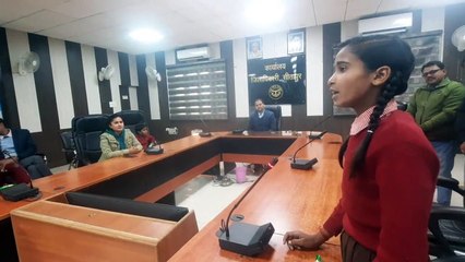 इस बच्ची के भाषण को ध्यान से सुनना माता सावित्री बाई फूले के बारे मै क्या बोला