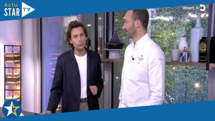 C à Vous : Bertrand Chameroy moqué par Anne-Élisabeth Lemoine, il est sauvé par… le cuisinier de l’é