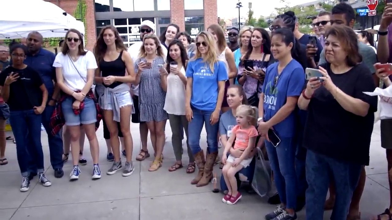 Crazy Cakes - Se2 - Ep08 - Spinning, Lifelike Cakes HD Watch HD Deutsch