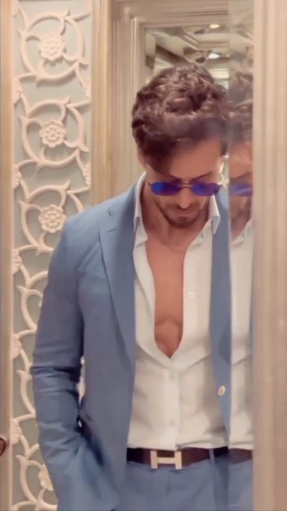 Tiger saraf ultimate look ❤#actors #bollywood #holywood #lookinggood #dailymotionviral #blogs