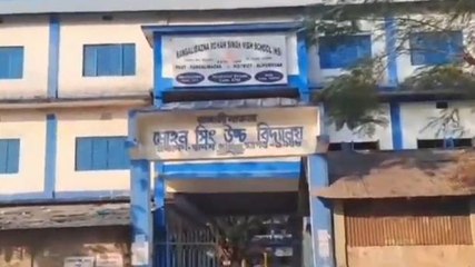 "ভুয়ো শিক্ষক" ঘিরে চাঞ্চল্য ! আসলে কী তিনি ভুয়ো ? দেখুন চাঞ্চল্যকর তথ্য