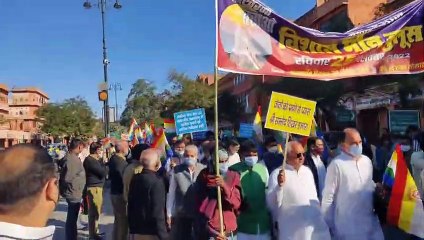 सम्मेदशिखर को पर्यटक स्थल घोषित करने के विरोध में जयपुर की सड़कों पर उतरे लोग... देखिए VIDEO