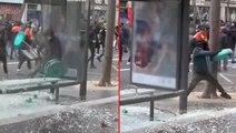 Paris savaş alanına döndü! Terör örgütü PKK yandaşları otobüs durağının camlarını tuzla buz etti