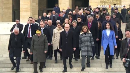 İsmet İnönü, mezarı başında anıldı