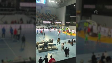 Mısır'da basketbol maçında amfinin çökmesi sonucu 27 kişi yaralandı