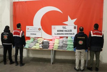 Edirne'de bir tırda 35 kilogram kokain ile 460 kilogram sentetik uyuşturucu ele geçirildi