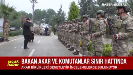 Bakan Akar, beraberindeki komutanlarla sınır hattında