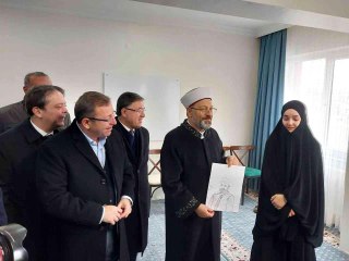 Diyanet İşleri Başkanı Erbaş, "Kur'an-ı Kerim hayat kitabımızdır"