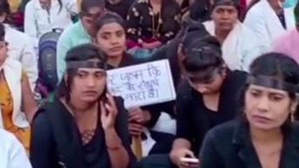 छिंदवाड़ा : संविदा कर्मचारियों ने मनाया काला दिवस, खूब हुआ विरोध