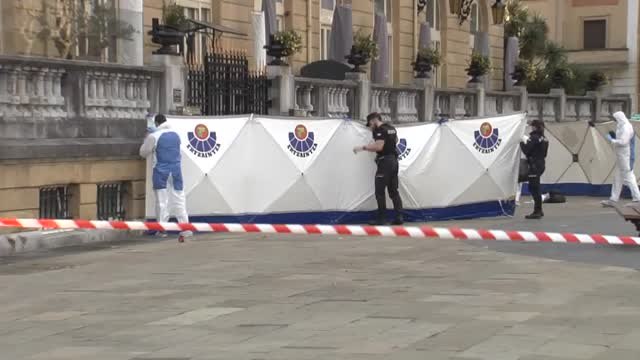 Un joven de 24 años muere apuñalado en la Plaza Okendo de San Sebastián