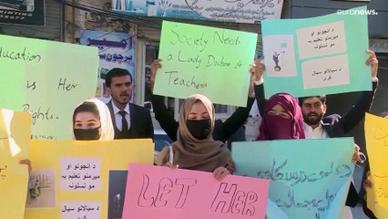 Quetta: Solidaritäts-Demonstration für afghanische Kommilitoninnen