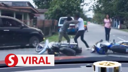 Cops looking for person who recorded fight between two bikers