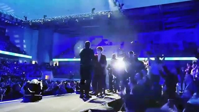 Mustafa Sandal ve Meral Akşener'den 'Aya Benzer' dansı