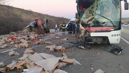Tekirdağ'da kamyon ile otobüs çarpıştı! Ölü ve yaralılar var