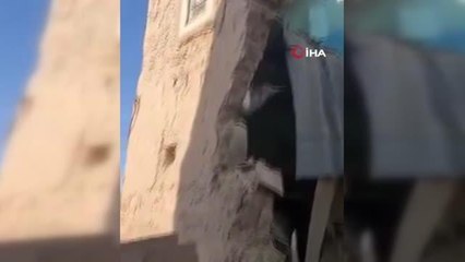 Yemen'de 3 katlı bina çöktü: 9 ölü, 8 yaralı