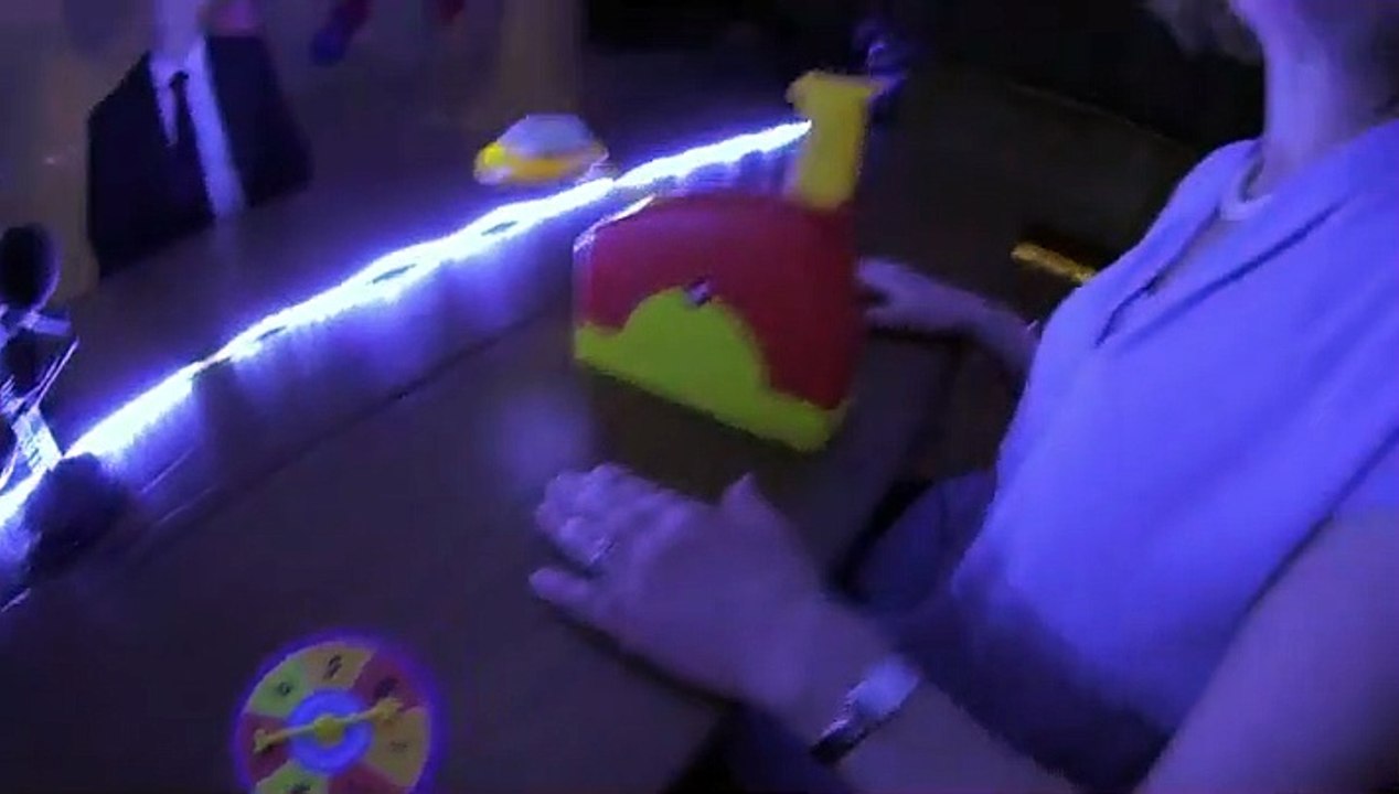 PrankMe - Se1 - Ep08 - FAMILY DINNER GONE WRONG!! HD Watch HD Deutsch