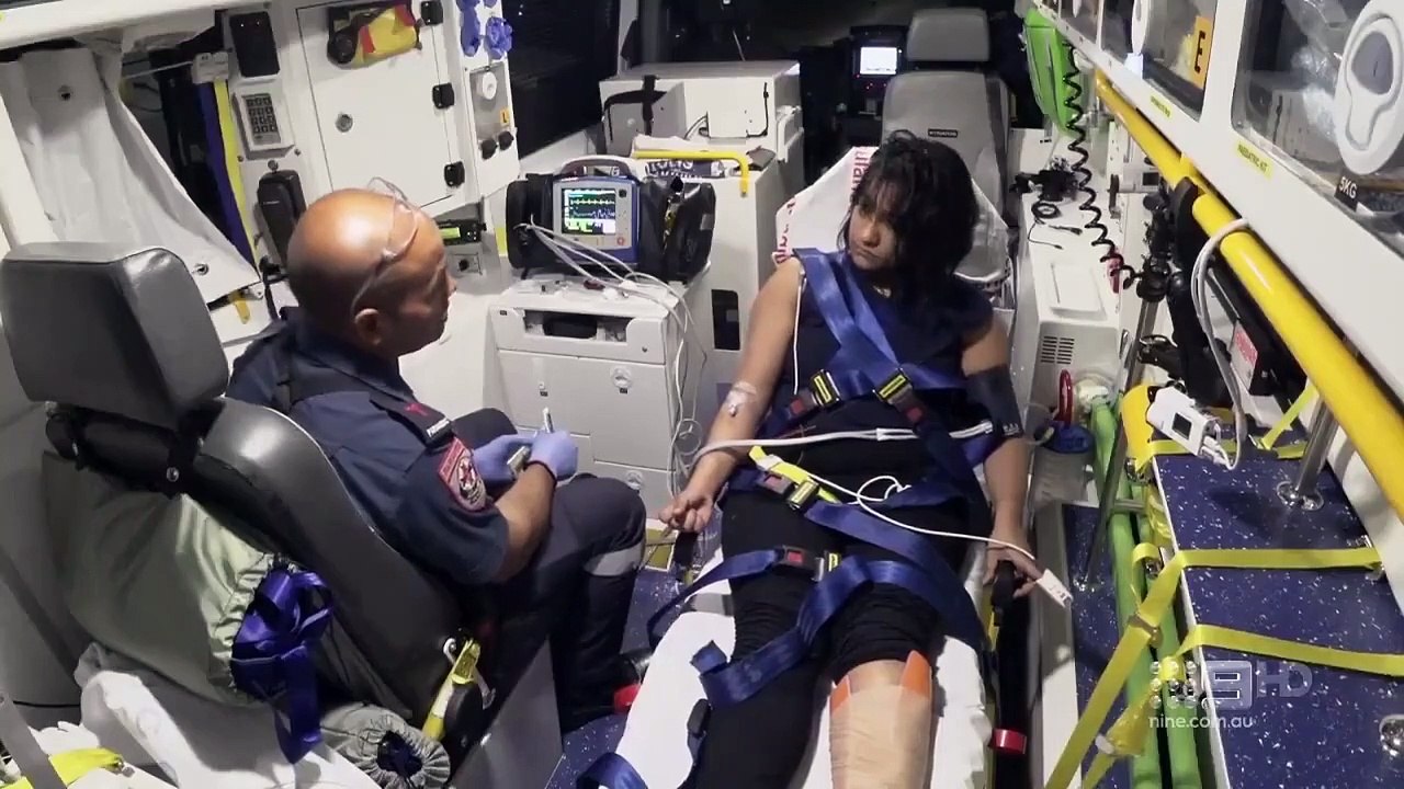 Paramedics - Se2 - Ep18 HD Watch HD Deutsch