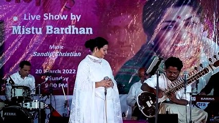 Naino Me Badra Chhaye | Moods Of Lata Mangeshkar | Mistu Bardhan Live Cover Performing Romantic Melodies Song ❤❤