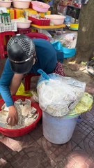 Người phụ nữ bán rau kiếm trăm triệu đồng/ngày tại Côn Đả