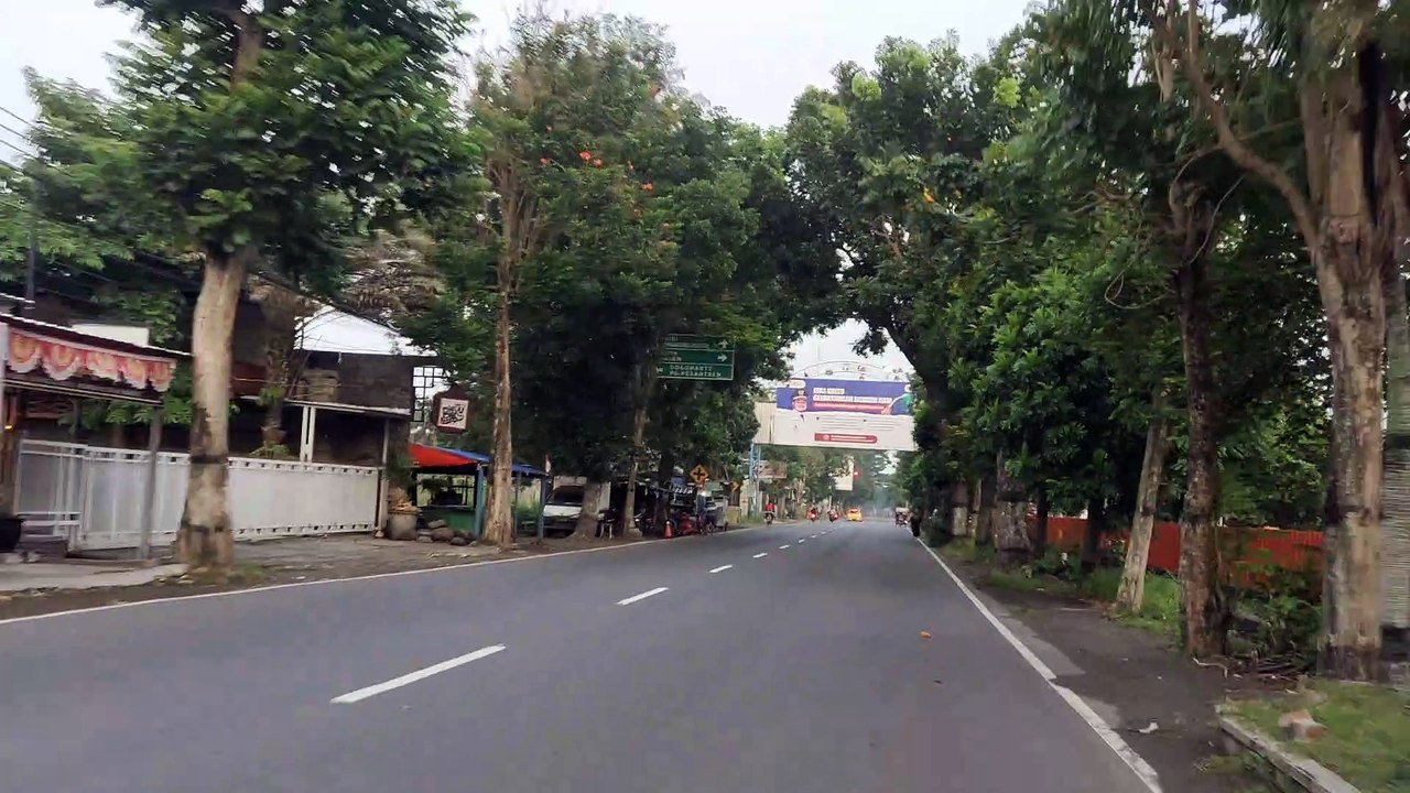 LIBURAN AKHIR TAHUN HAPPY TRAVEL IN KEDIRI CITY
