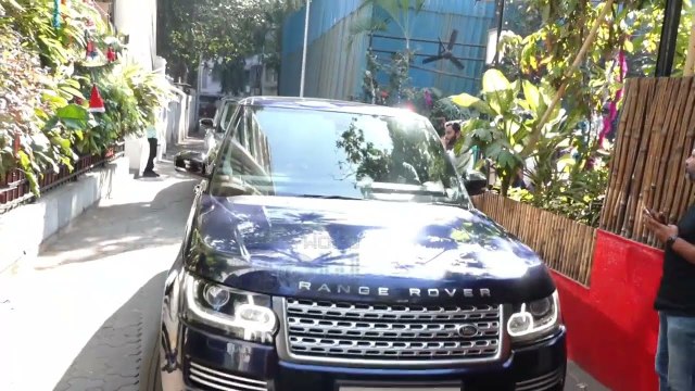 New Parents Ranbir Kapoor and Alia Bhatt Arrive For Christmas Lunch With Kapoor Family