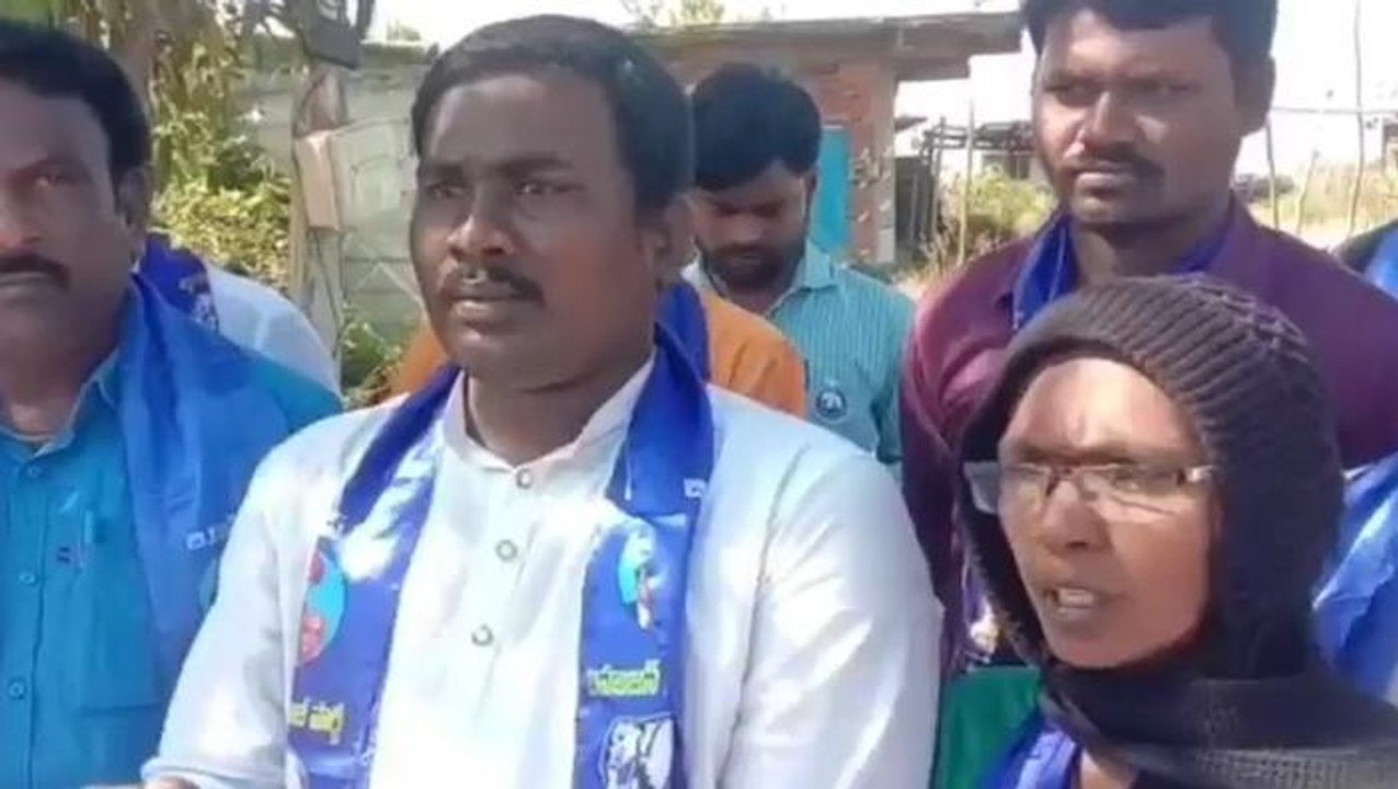 మంథని: మహేష్ మృతికి ప్రభుత్వం పూర్తి బాధ్యత వహించాలి