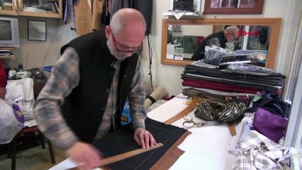 'Ya pantolonlar ya para' diyerek terzileri dolandırdı