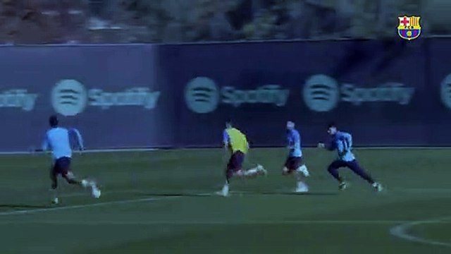 Ansu Fati se pone a tono en los entrenamientos de cara al 2023 / FCB