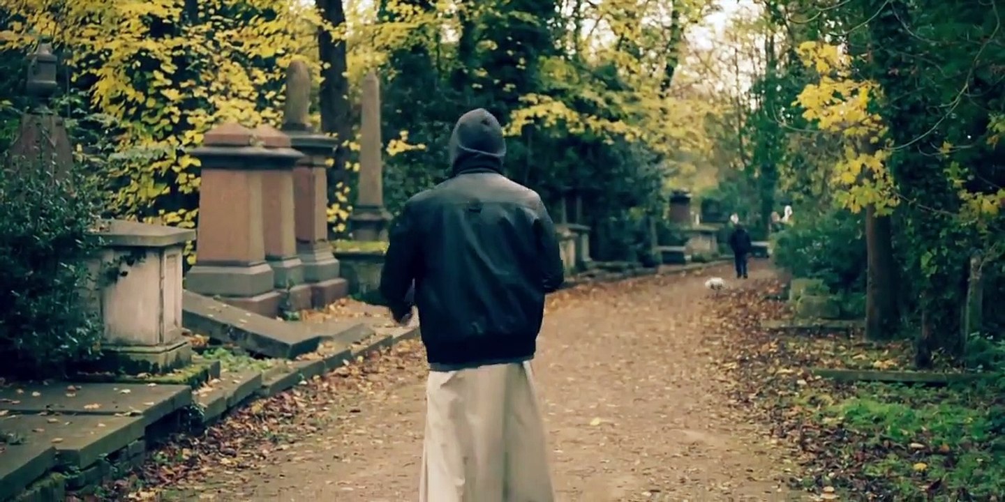 Informer - Se1 - Ep03 - Charlie Don't Surf HD Watch HD Deutsch