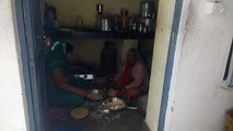 घर परिवार की जिम्मेदारी के साथ इंदिरा रसोई की कमान संभाल रही महिलाएं