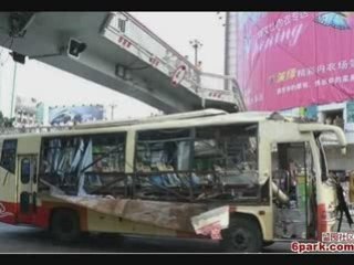 tibet mobs attacking and killing in ChengDu
