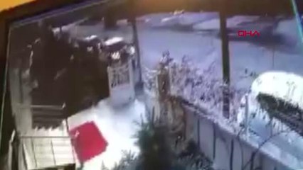 AKSARAY'DA BAHÇE KAPISI HIRSIZLIĞI GÜVENLİK KAMARASINDA