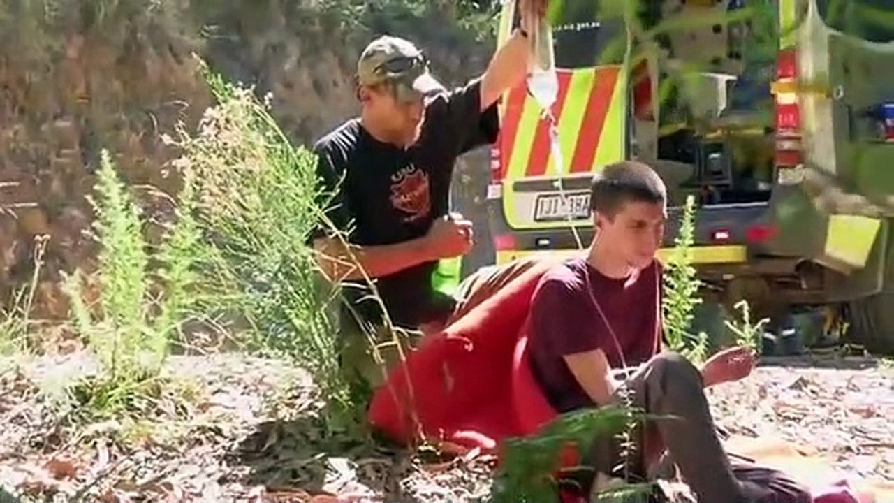 Paramedics - Se3 - Ep03 HD Watch HD Deutsch