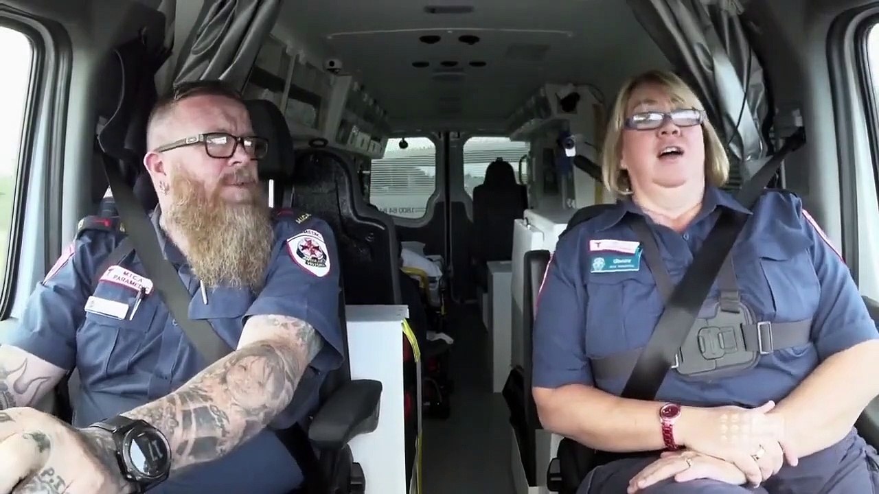 Paramedics - Se2 - Ep20 HD Watch HD Deutsch