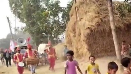 উঃদিনাজপুরঃ ব্যান্ড পার্টি বাজিয়ে সিপিএমের মিছিল! কিন্তু কেন ? দেখুন ভিডিও