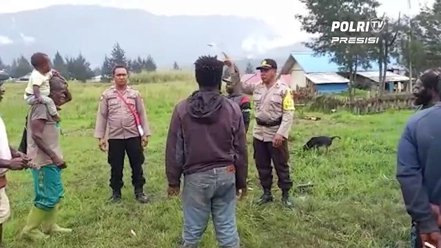 Lewat Pesta Bakar Batu, Binmas Noken Bangun Komunikasi Dengan Tokoh Dan Masyarakat Puncak