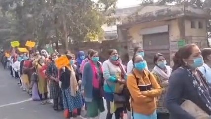 नर्मदापुरम : संविदा स्वास्थ्य कर्मियों का अनोखा विरोध प्रदर्शन ..