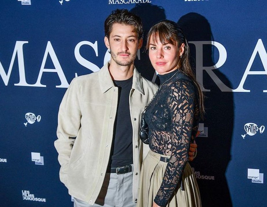 Pierre Niney et Natasha Andrews : vacances en famille à l'île Maurice