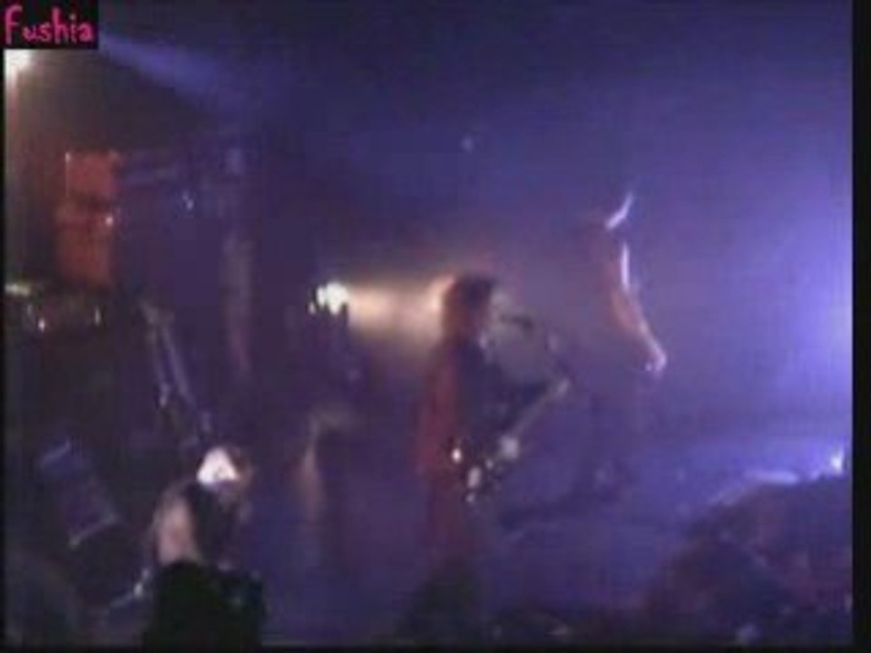 Cure - Bercy 2008 - 35 - Three imaginary boys