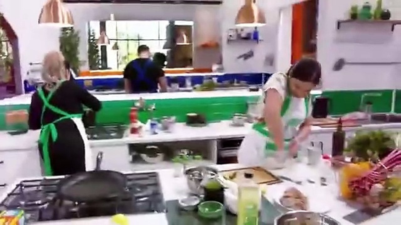 Family Food Fight - Se2 - Ep14 HD Watch