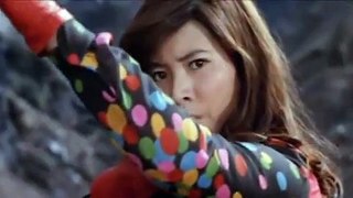Etsuko Shihomi clobbers the mob in THE GREAT CHASE