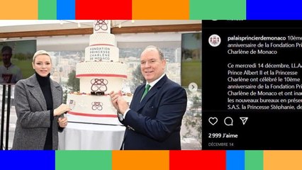 Albert de Monaco étreint Charlene sous le regard attendri de sa soeur Stéphanie, un cliché rare