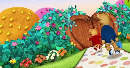 Download Video: Daniel Tiger's Neighborhood Daniel Tiger’s Neighborhood S04 E013 Daniel Likes to Be with Dad / Daniel Likes to Be with Mom