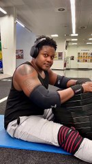 40-Year-Old Man Does Sit-Ups With 450 Lbs.