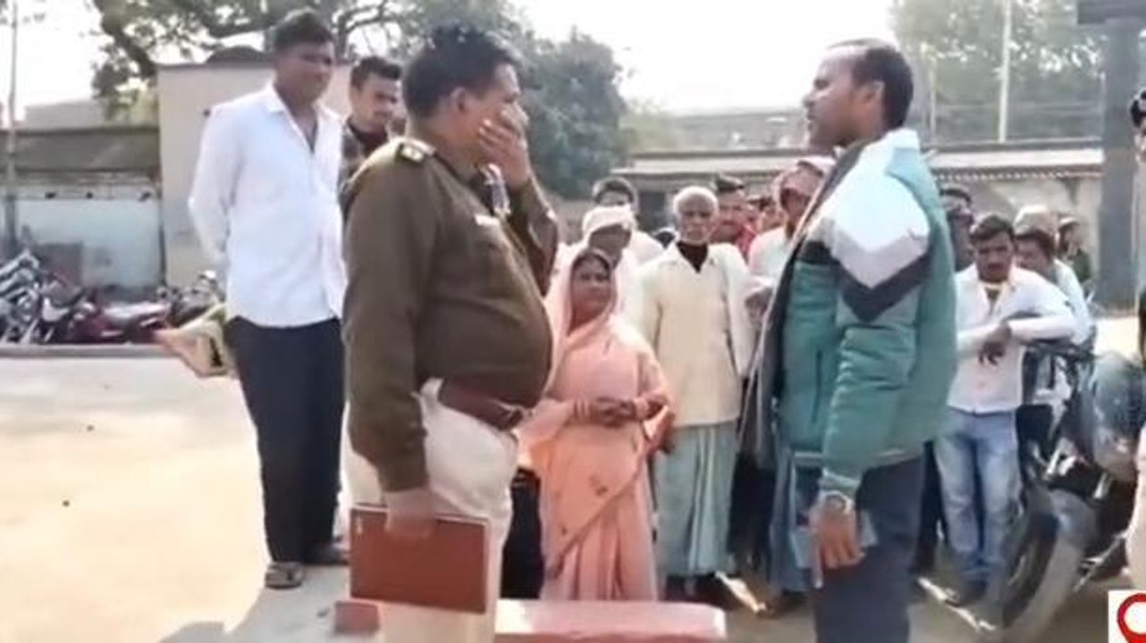 पश्चिमी चंपारण: आखिरकार अचानक ग्रामीण क्‍यों पहुंच गए थाना, एक क्लिक में देखिये खबर