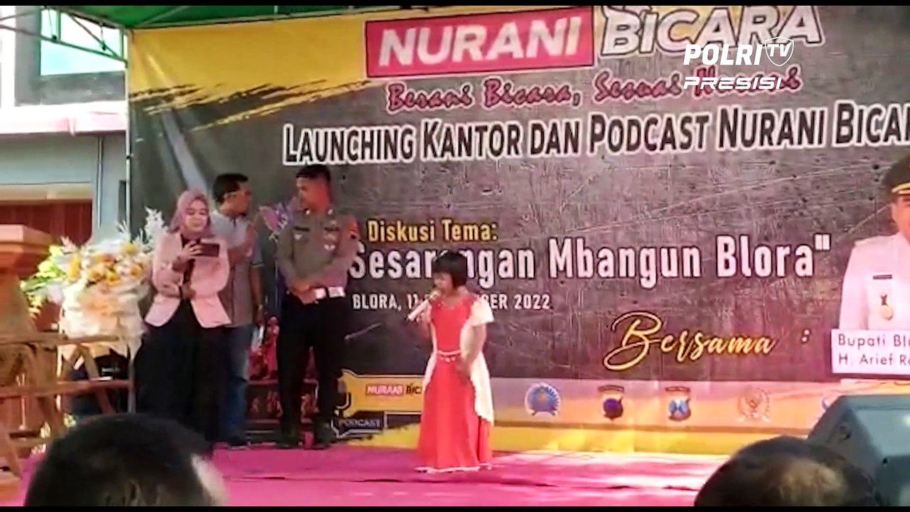 Polres Blora Melaksanakan Pendampingan Anak Tuna Netra Dalam Mengembangkan Bakat Bernyanyi Dan Membuatkan Lagu